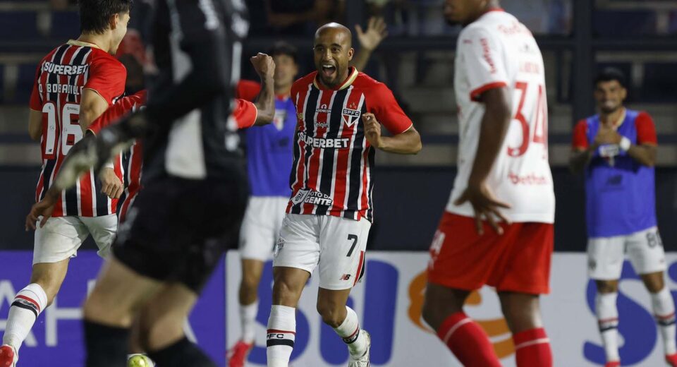 São Paulo e Palmeiras se garantem nas semis do Campeonato Paulista