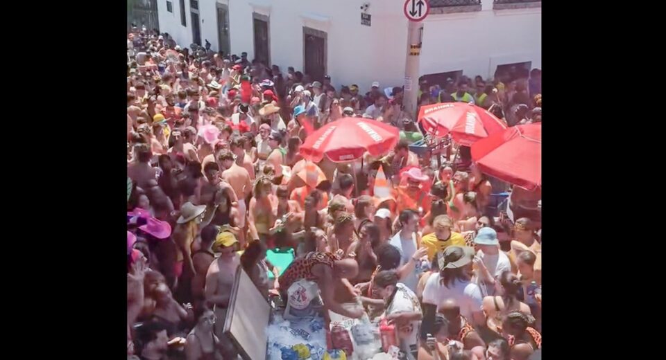 Bloco Bafo da Onça celebra 70 anos com desfile em Santa Teresa, no Rio