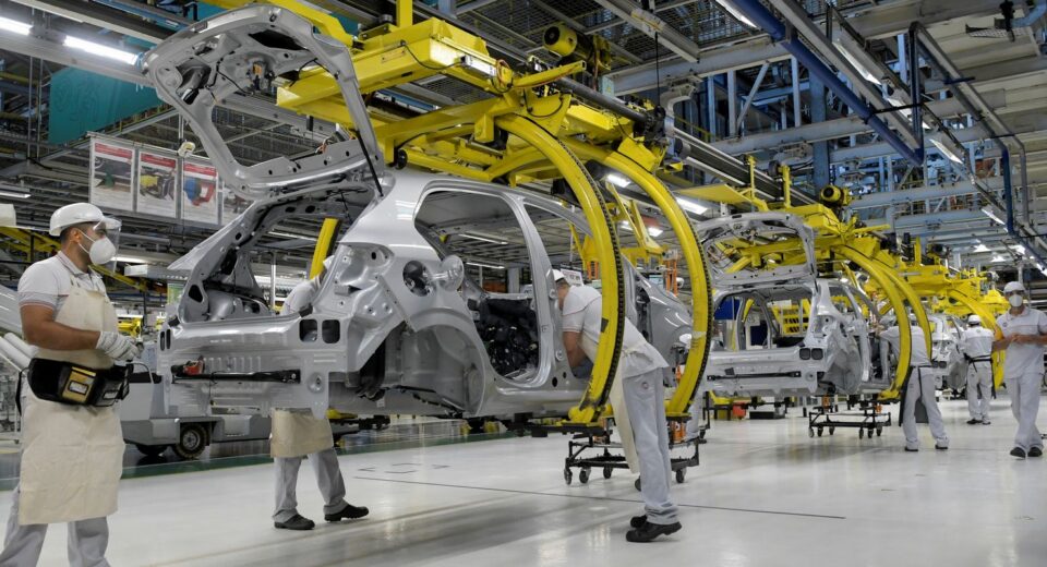 Ministério da Fazenda reduz para 2,3% estimativa do PIB em 2026