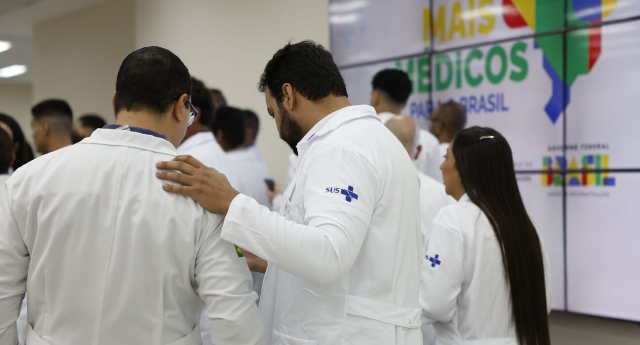 Faculdades de medicina têm até sexta para aderir ao Bolsa Permanência