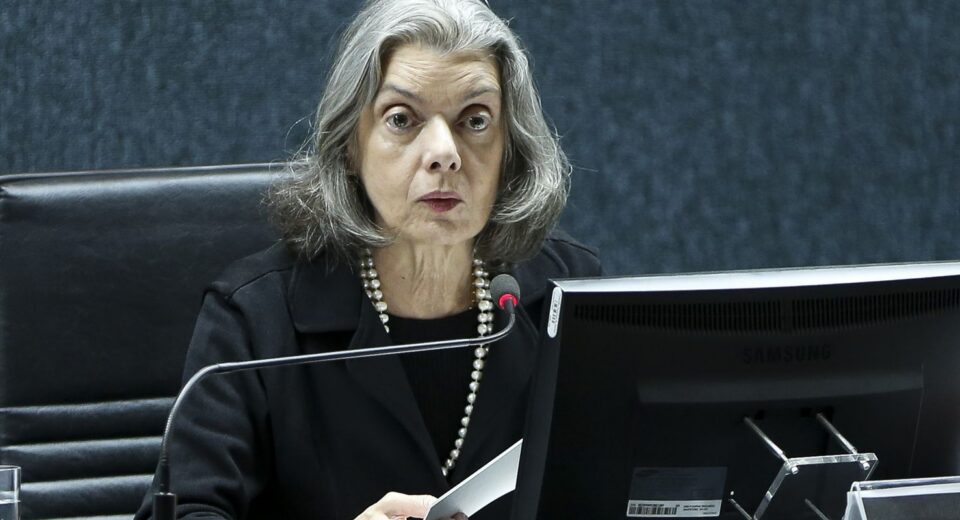 Cármen Lúcia apresenta regras para atuação de juízes nas eleições