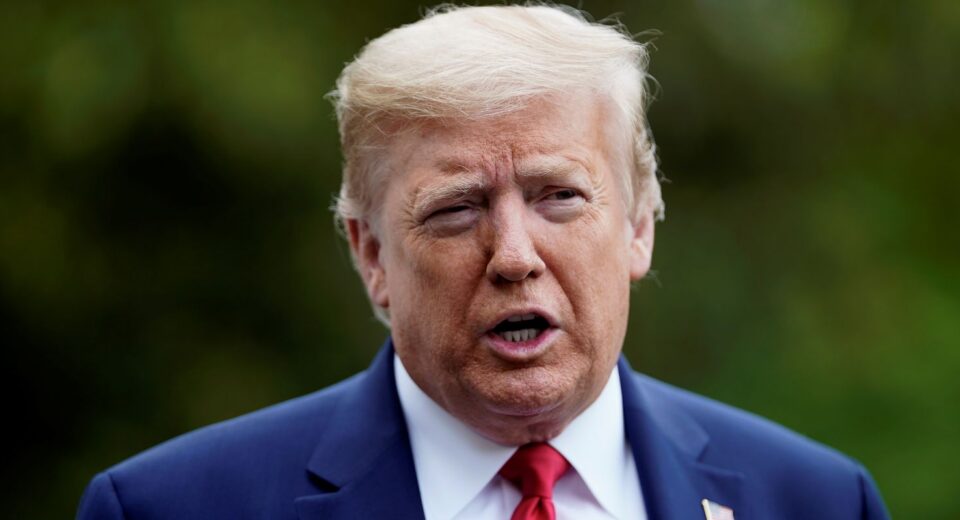 Trump posta vídeo racista com casal Obama como macacos