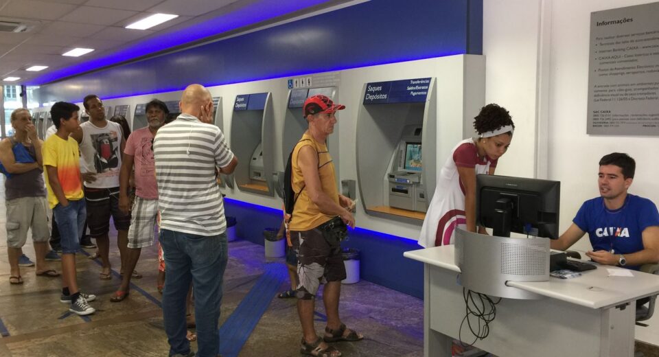 Confira como vão funcionar os bancos durante o carnaval