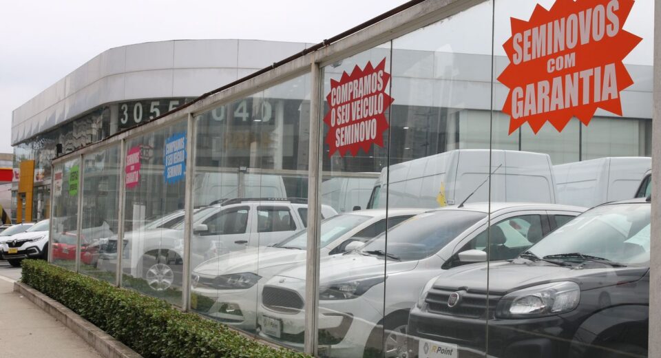 Produção e venda de veículos caem em janeiro, aponta Anfavea