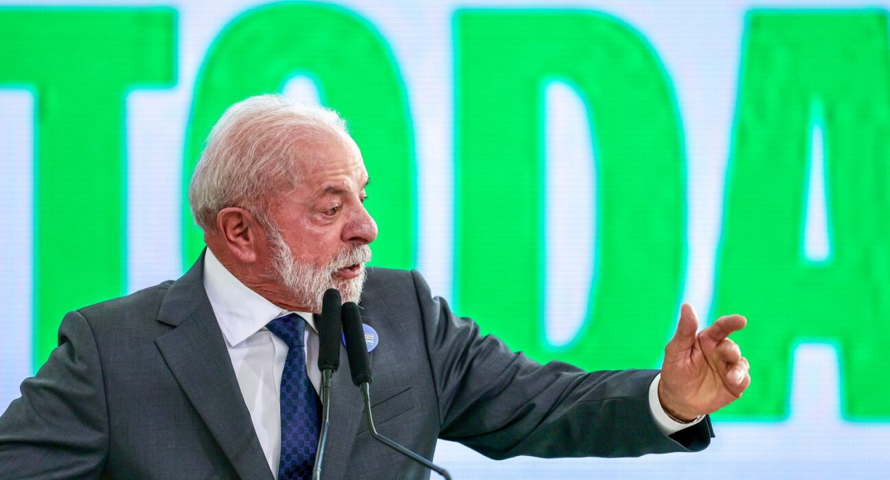 Pacto contra o feminicídio busca colocar leis em prática, diz Lula