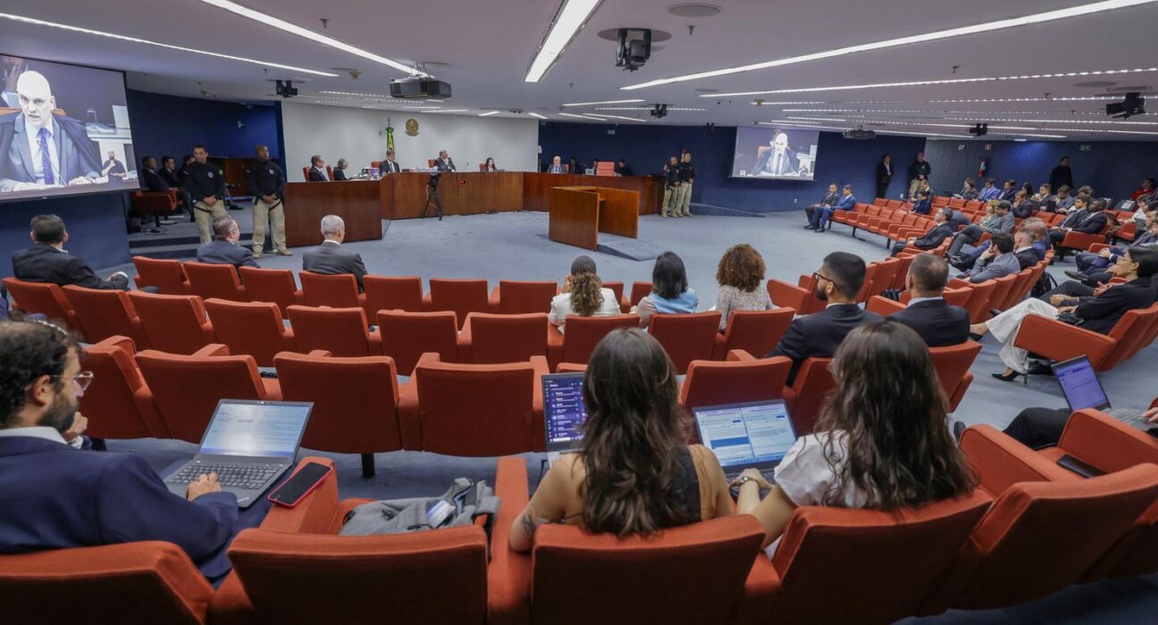 Moraes homologa acordo para que 2 kids pretos cumpram pena alternativa