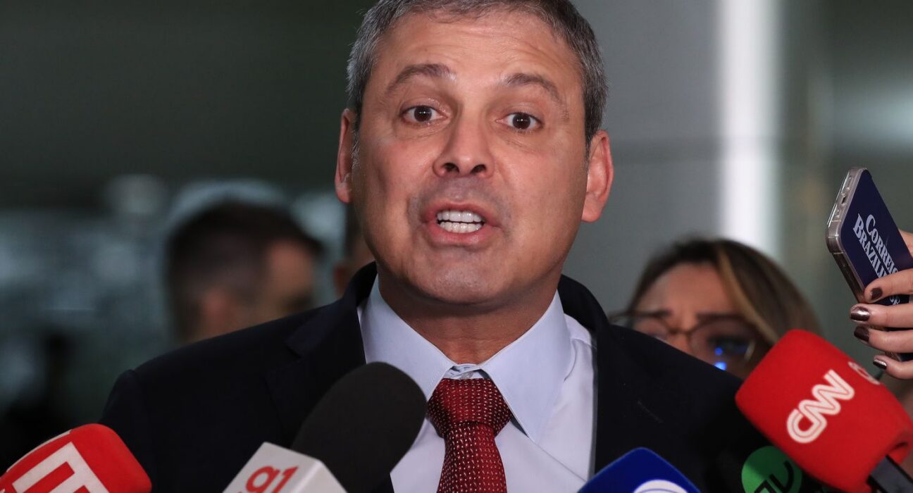 Governo deve enviar projeto para acabar com escala 6x1, diz líder