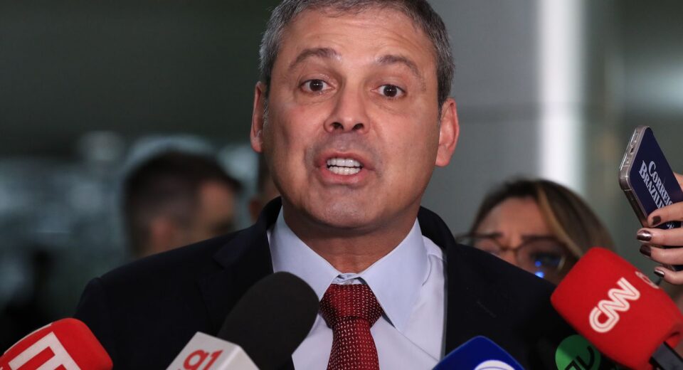 Governo deve enviar projeto para acabar com escala 6x1, diz líder