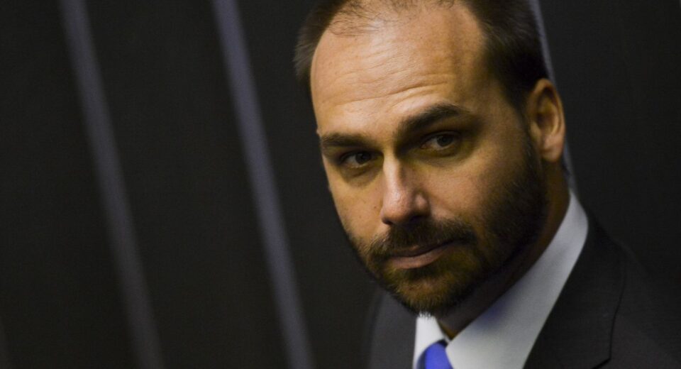 Moraes manda notificar Eduardo Bolsonaro sobre abertura de ação penal