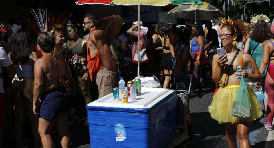 Saiba como se prevenir dos golpes financeiros no carnaval
