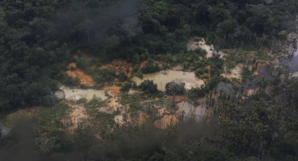 Congresso tem 2 anos para autorizar indígenas explorar mineração legal