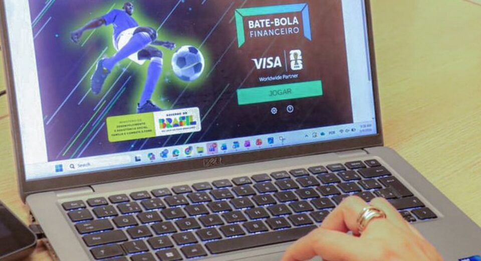 Ferramenta promove educação financeira a famílias no CadÚnico