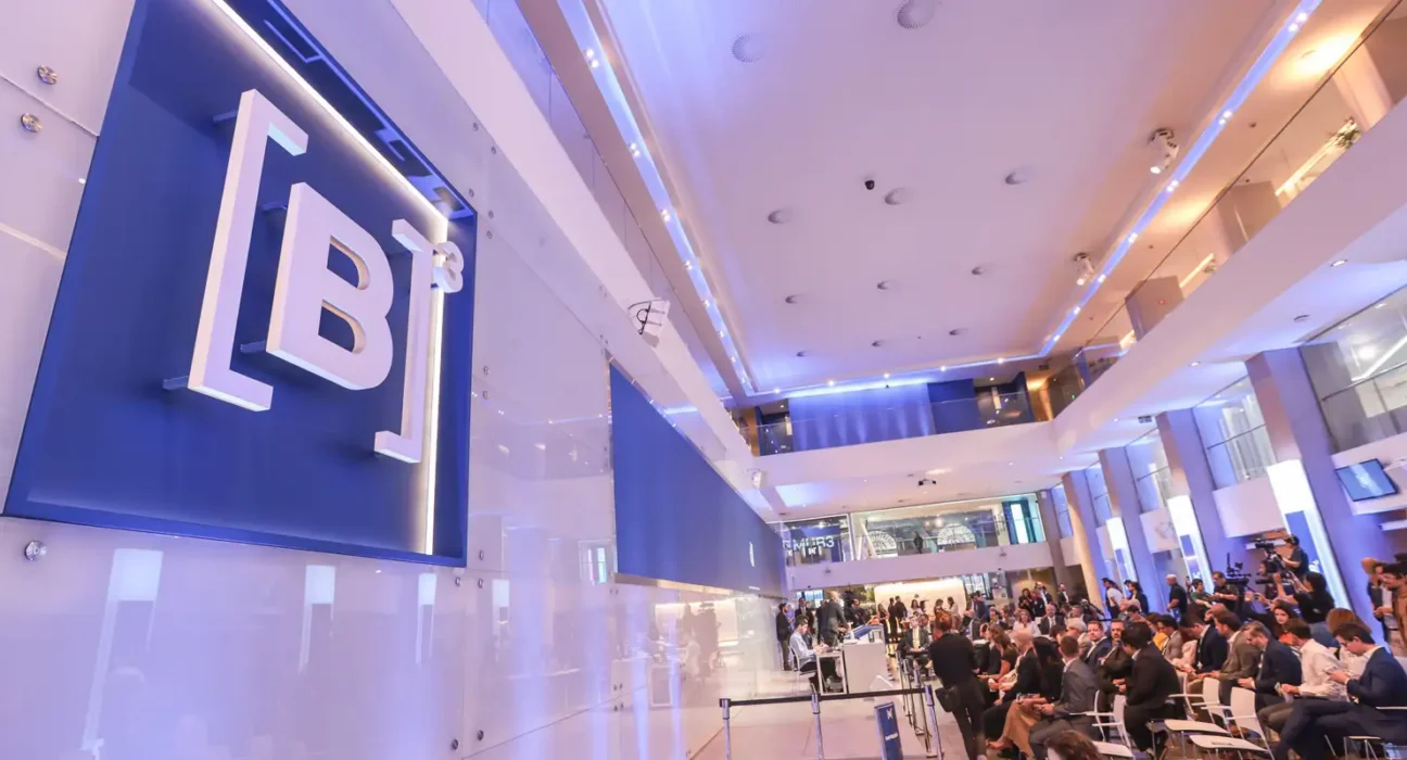 Bolsa volta a bater recorde e encosta nos 190 mil pontos