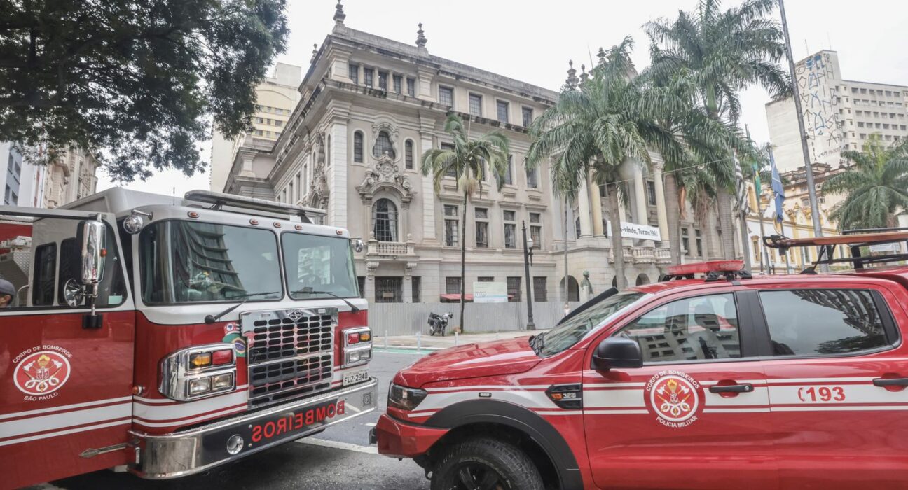 Incêndio atinge prédio da Faculdade de Direito da USP em São Paulo