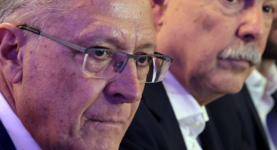 Governo prepara plano para socorrer setores afetados por tarifaço