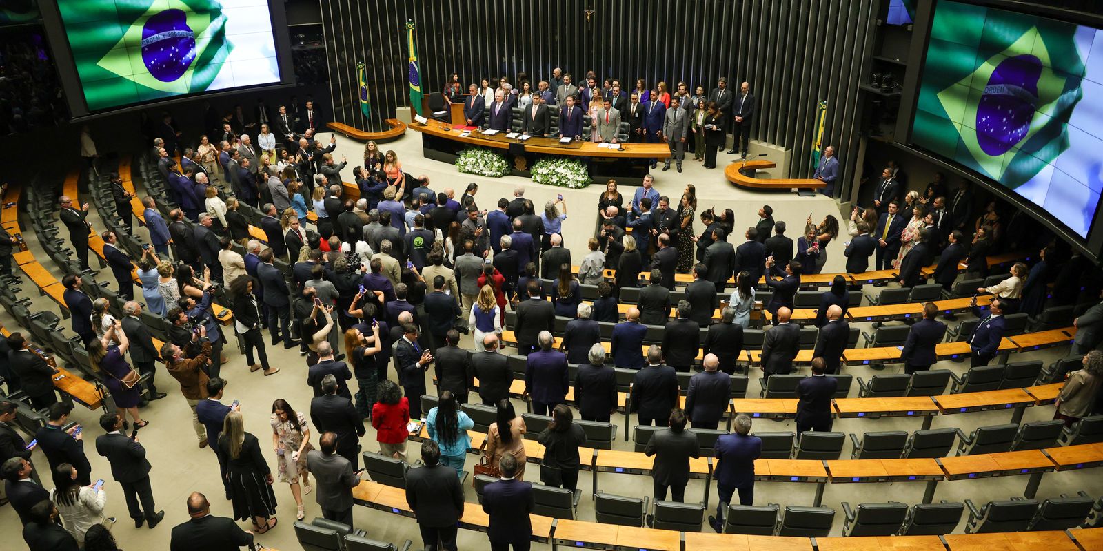 Em mensagem ao Congresso, Lula defende fim da escala 6x1