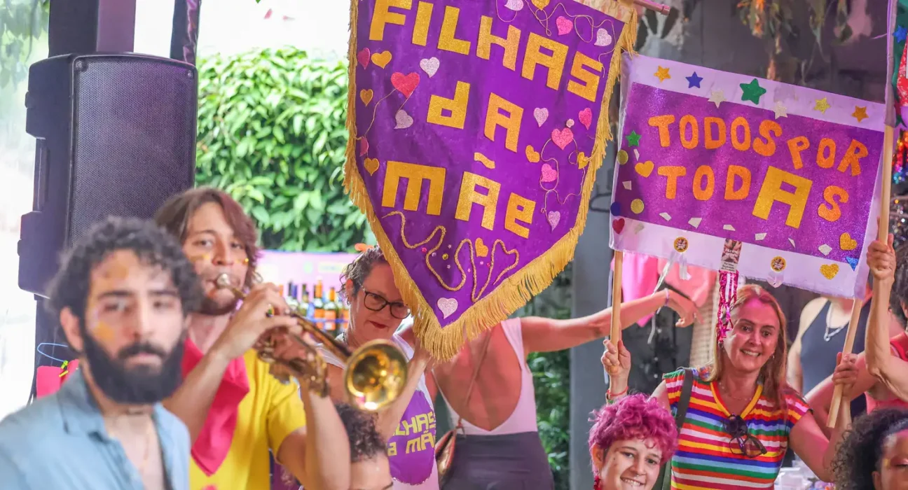 Carnaval: coletivos no DF encontram na folia caminho para autocuidado