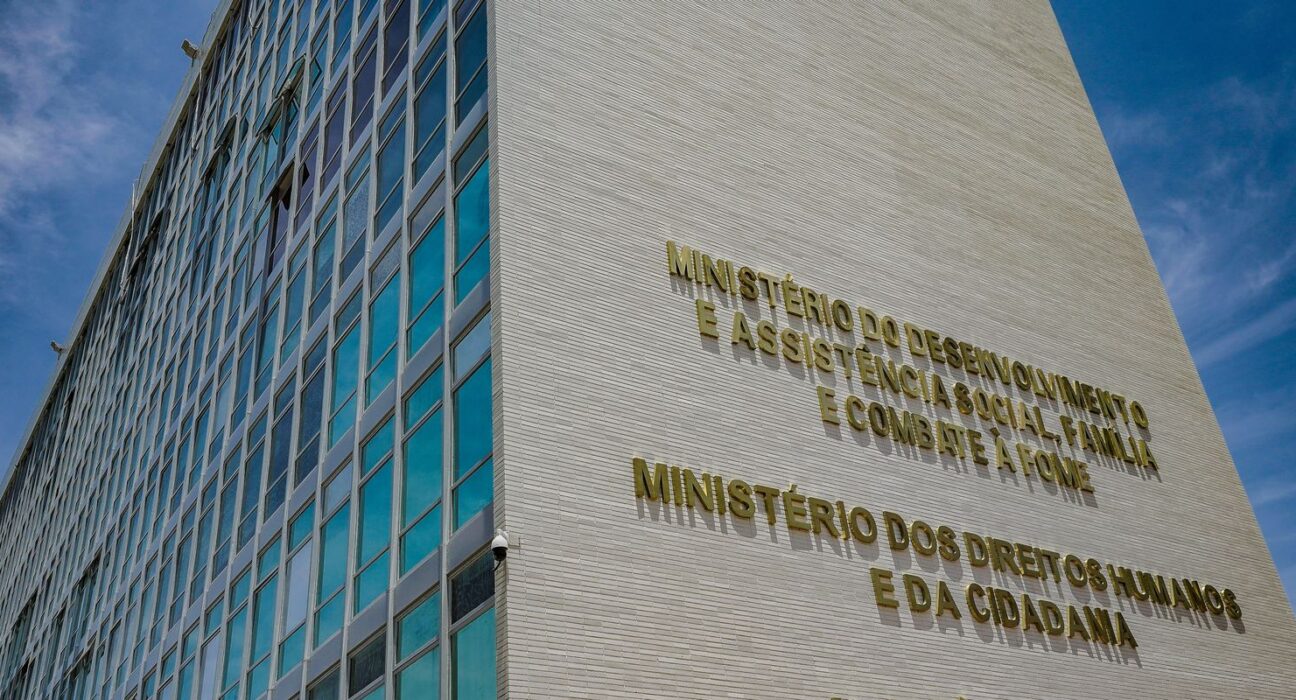 Ministérios reagem à absolvição de homem que estuprou menina em MG