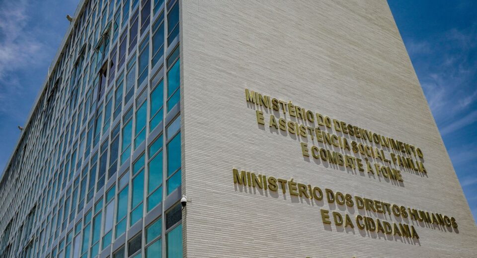 Ministérios reagem à absolvição de homem que estuprou menina em MG