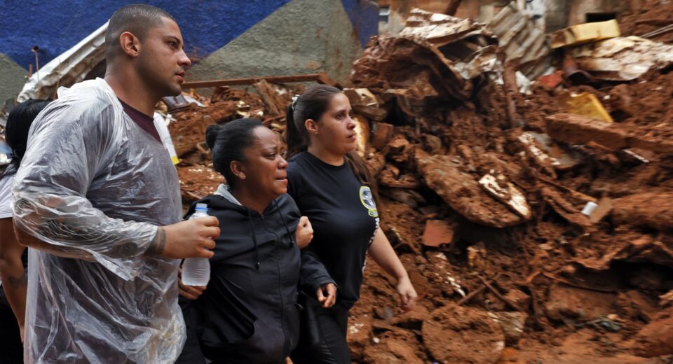 Moradores relatam desespero após mortes em Juiz de Fora