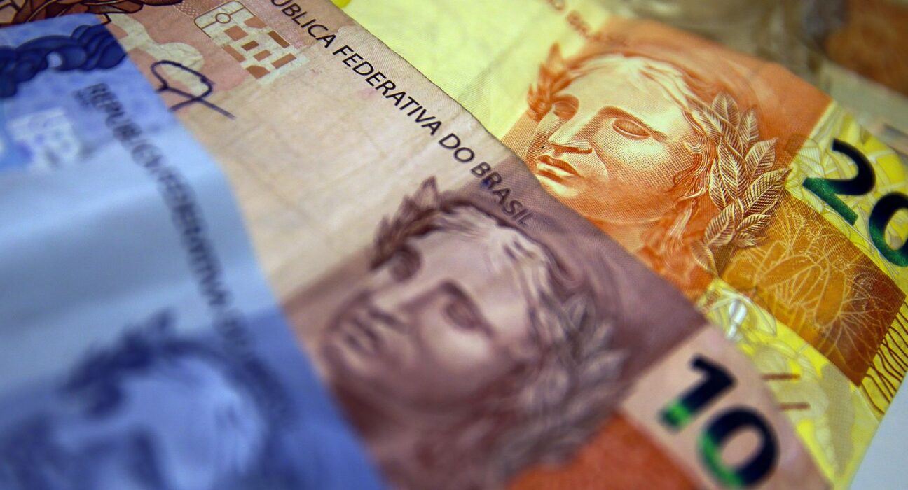 Prévia da inflação de fevereiro atinge 0,84%, diz IBGE