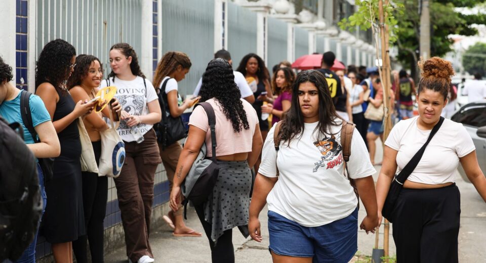 Fies: pré-selecionados devem complementar inscrição a partir de sexta