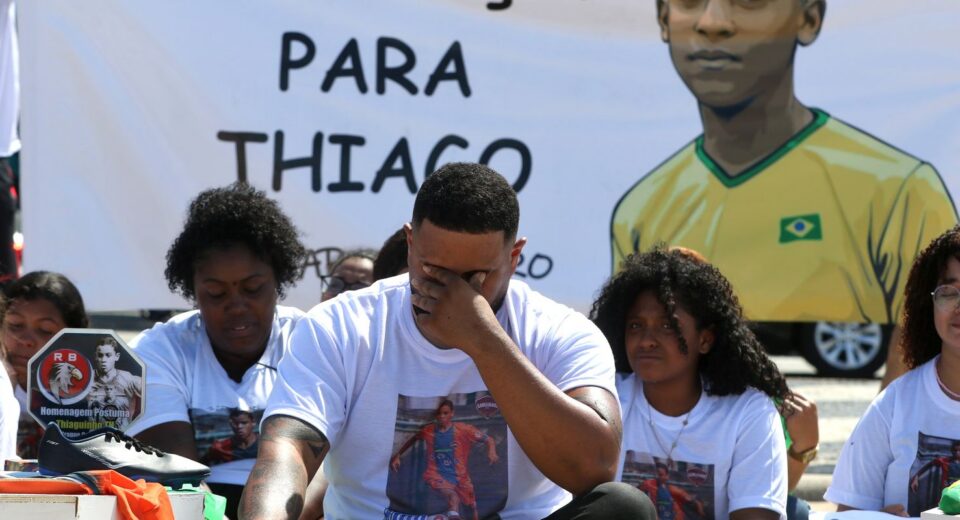 Justiça do Rio absolve PMs acusados de matar jovem na Cidade de Deus