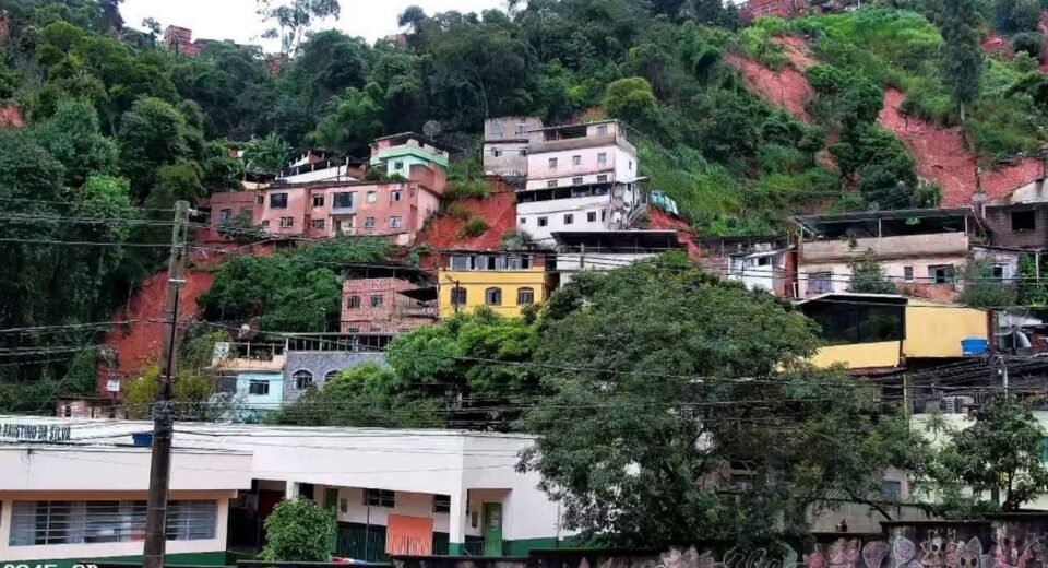 Lula mobiliza equipes federais para atuar em meio a chuvas em MG