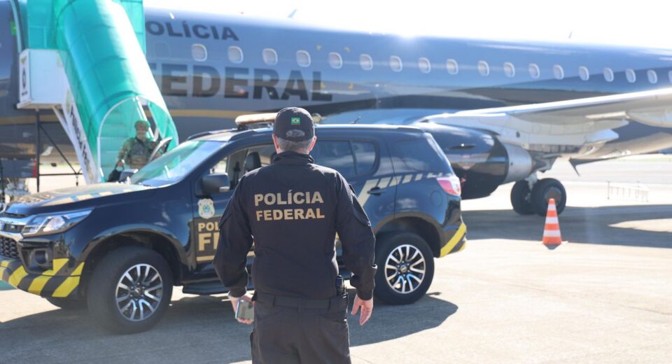 Mendonça autoriza uso de jatinho da PF para levar Vorcaro a depoimento