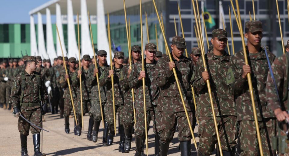 Formação militar: fixadas vagas para negros, indígenas e quilombolas