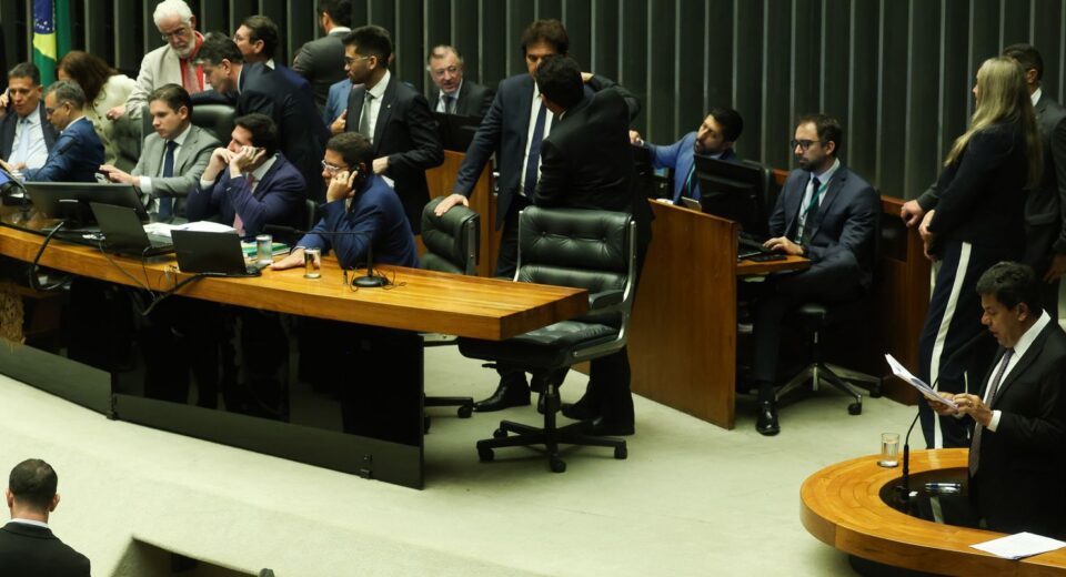 Câmara aprova em segundo turno PEC da Segurança Pública