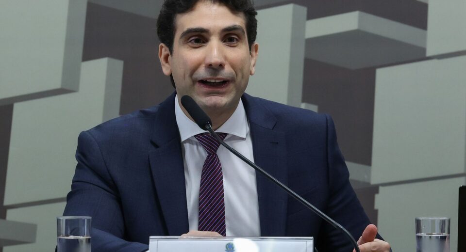 Galípolo: Brasil está mais preparado para volatilidade do petróleo