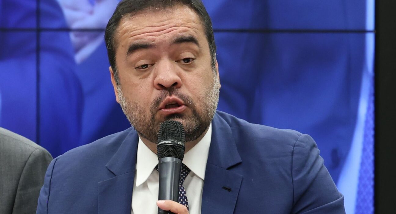 TSE tem maioria para condenar Castro à inelegibilidade até 2030