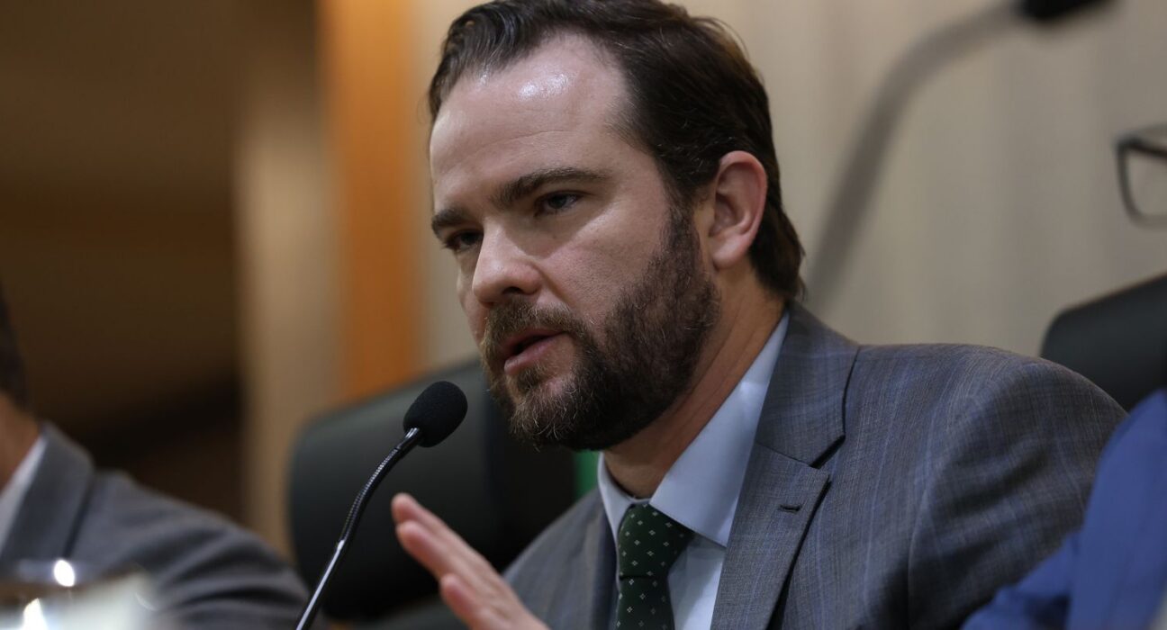 Fazenda pede que Receita Federal automatize declaração anual do IR