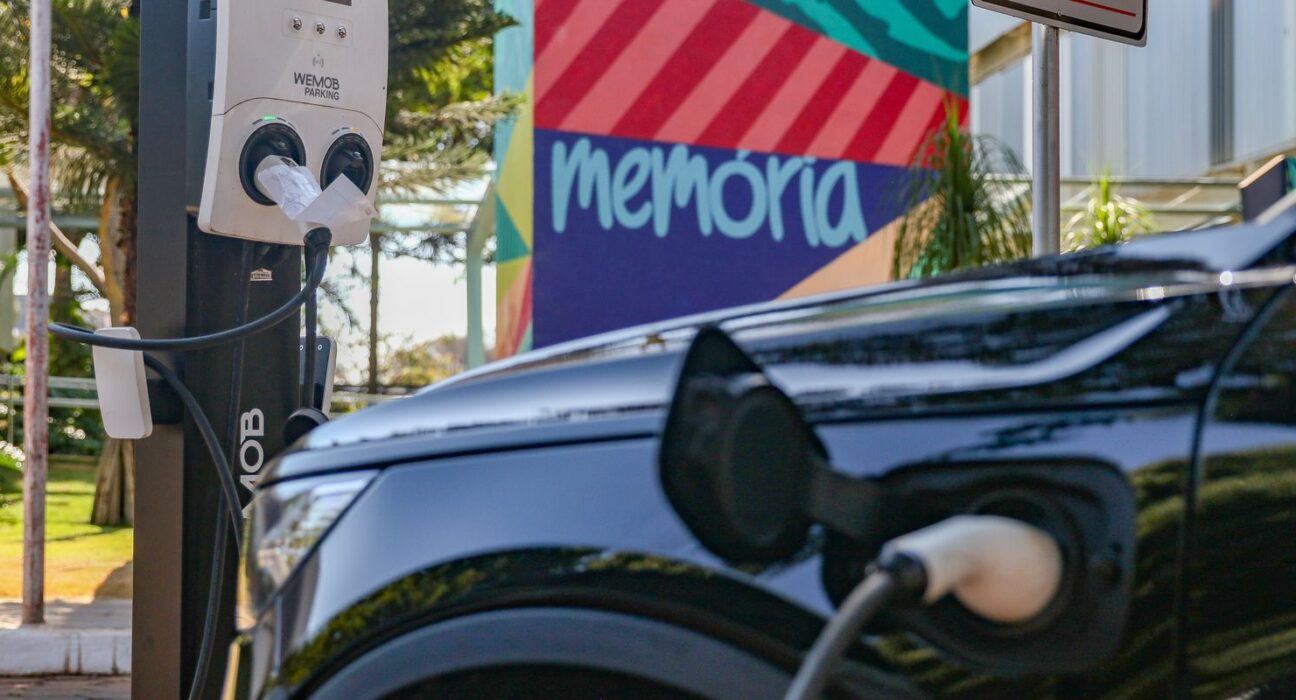 Emplacamentos de veículos avançaram em fevereiro, aponta Fenabrave