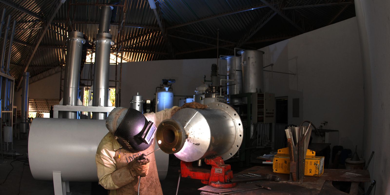 Faturamento da indústria sobe 2,3% em janeiro, mas está abaixo de 2025