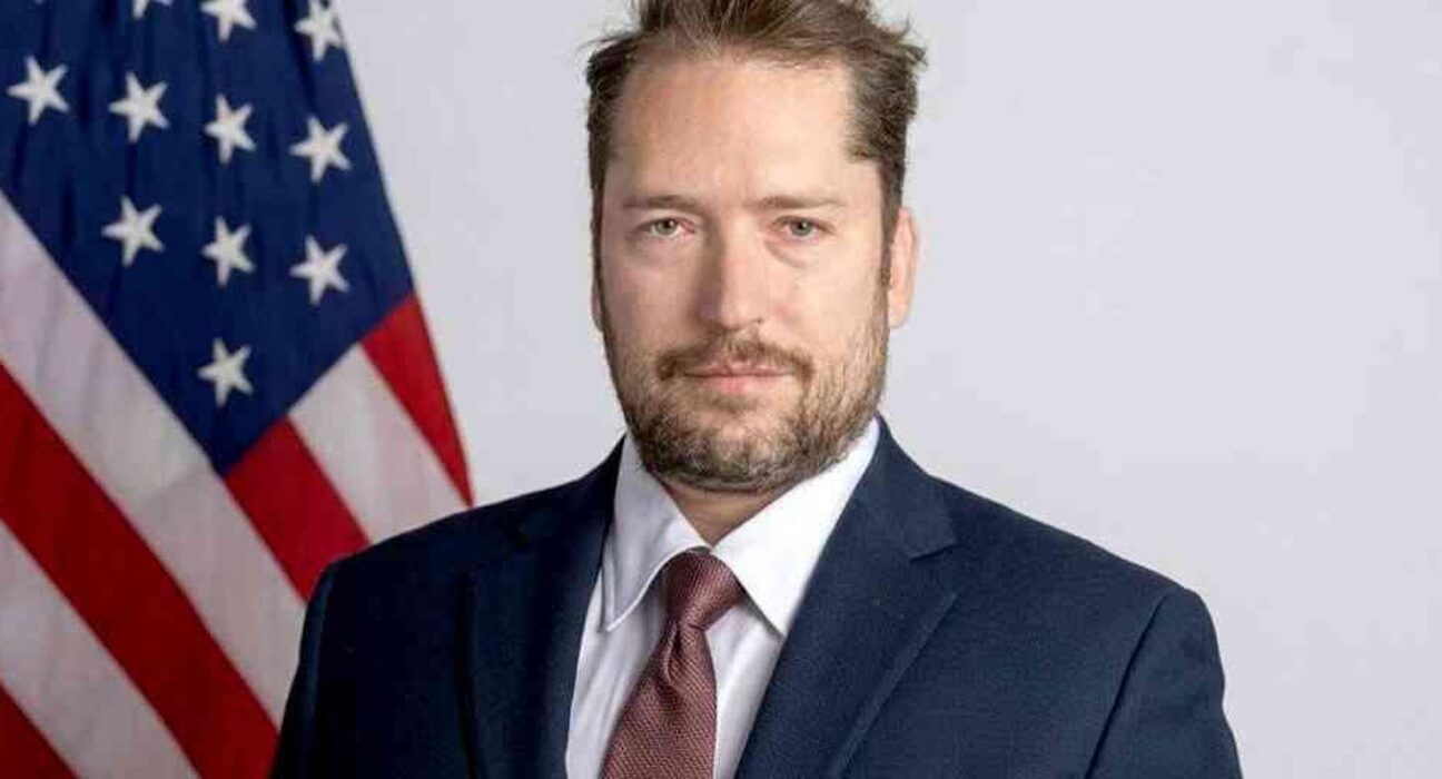 Itamaraty confirma revogação de visto de assessor de Trump