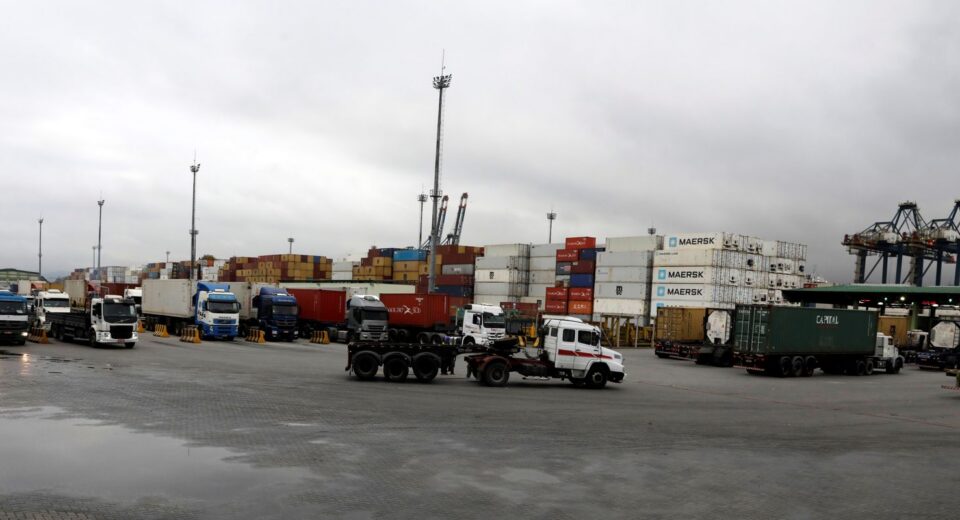 Tarifaço americano teve efeito “pontual” na economia, diz IBGE