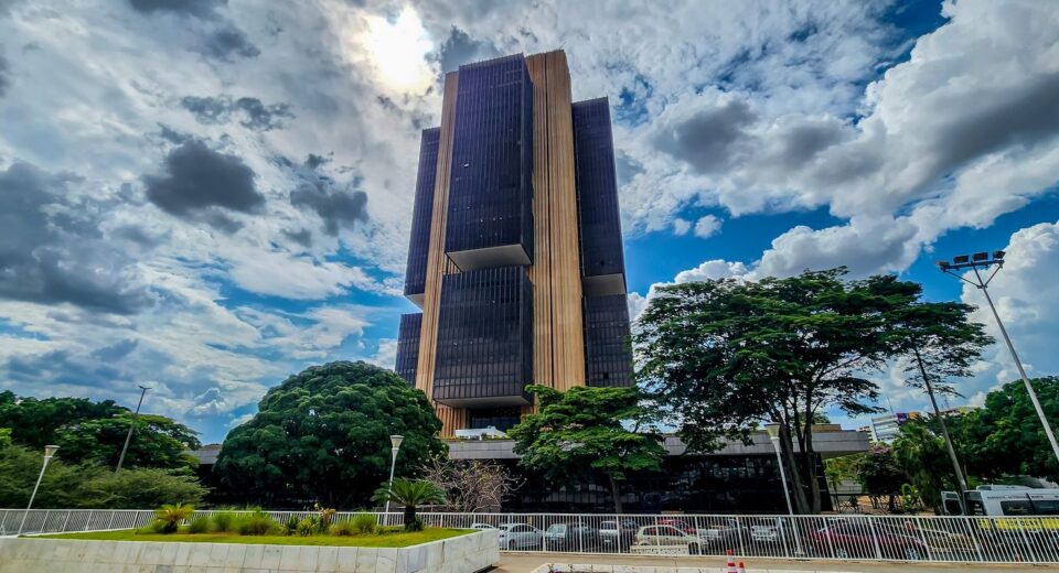 BC reduz juros básicos para 14,75% ao ano