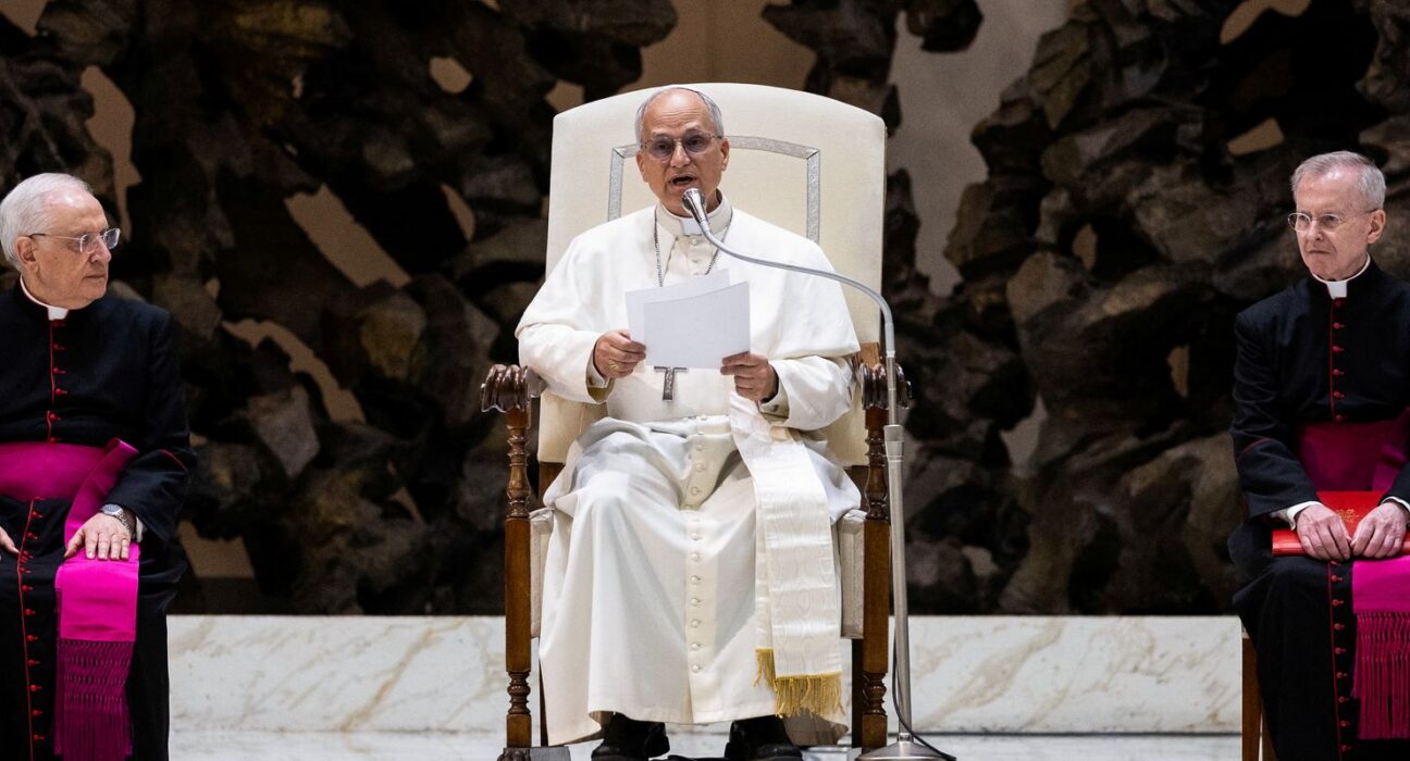 Papa Leão chama guerra no Oriente Médio de "escândalo" para humanidade