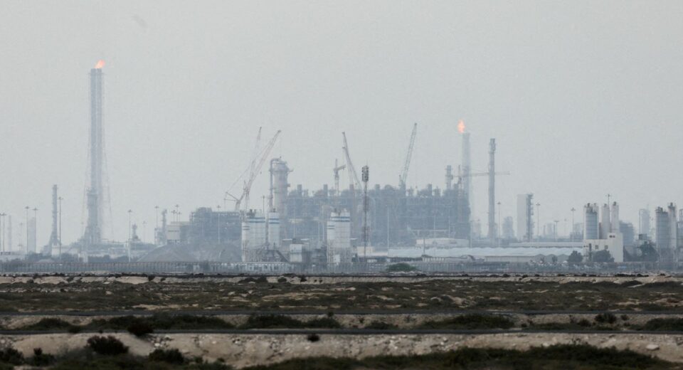 Mercado vive turbulência com infraestrutura petrolífera sob ataque