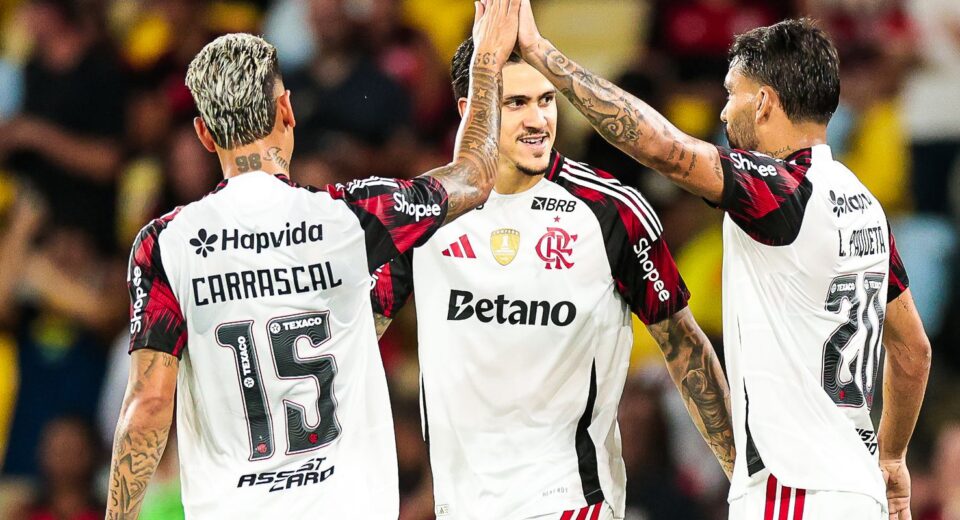 Flamengo atropela Madureira e disputa final do Carioca com Fluminense