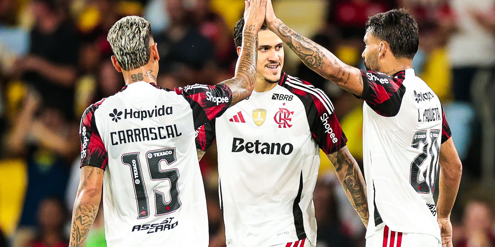 Flamengo atropela Madureira e disputa final do Carioca com Fluminense