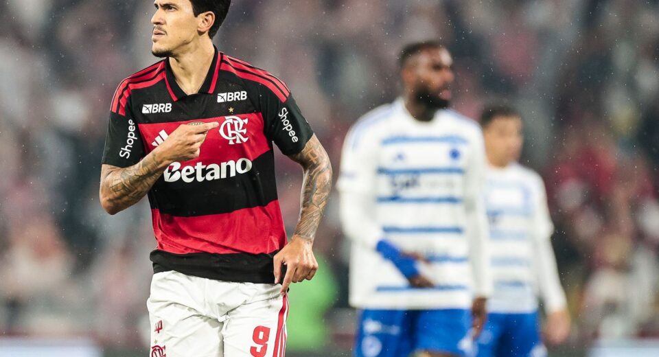 Flamengo vence Cruzeiro com gols de Pedro e Carrascal