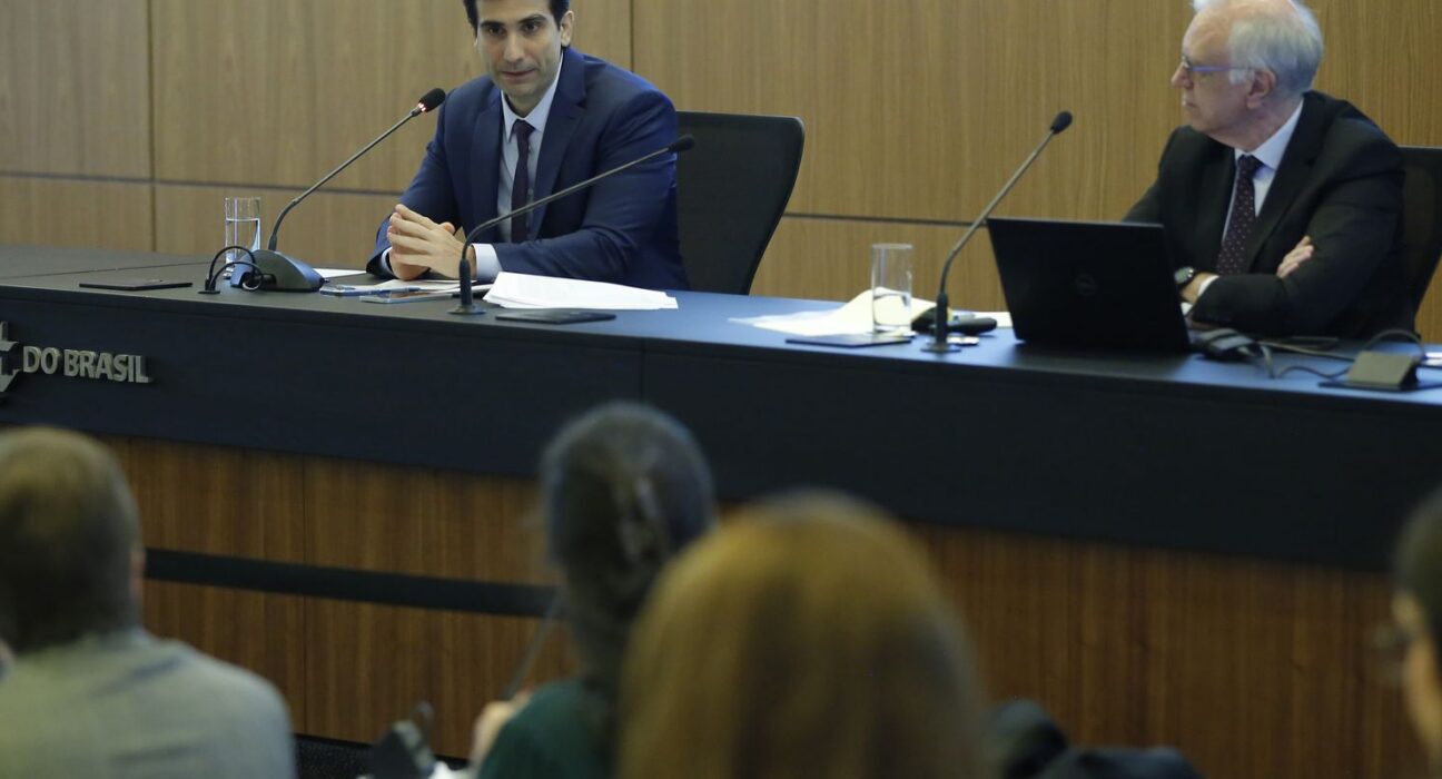 Galípolo: BC tem margem para avaliar impactos da guerra sobre o Brasil