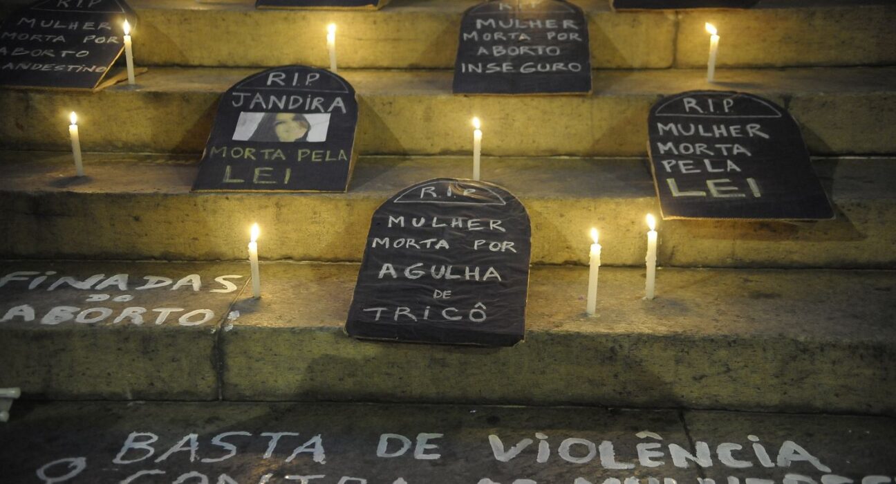 Pela vida das mulheres: atos do 8 de março ocupam ruas pelo Brasil