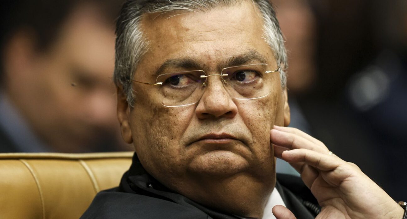 Dino acaba com a aposentadoria compulsória como punição a juízes