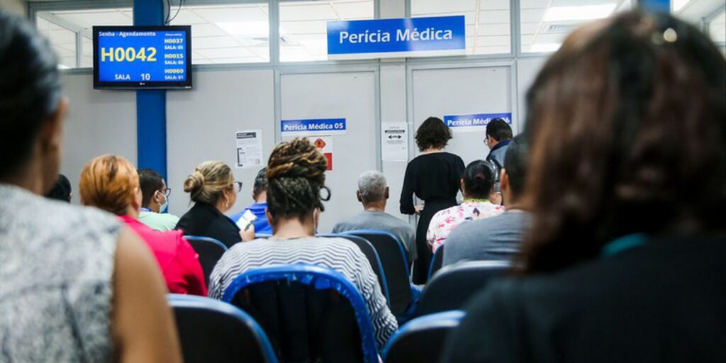 INSS faz mutirão de perícias médicas para reduzir tempo de espera
