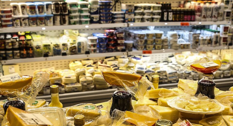 Crédito e emprego explicam vendas no comércio em patamar recorde