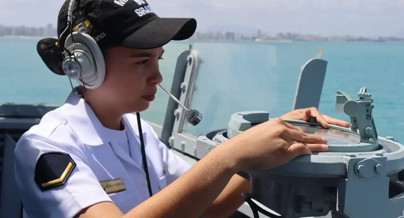 Voluntárias ingressam no serviço militar inicial feminino